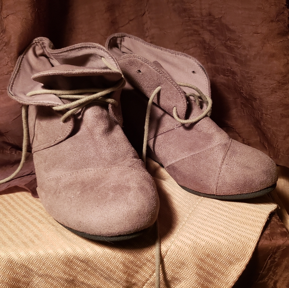 Vegan Seude Boots Sz 8